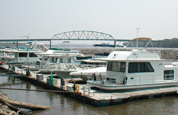 muscatinebridge.jpg